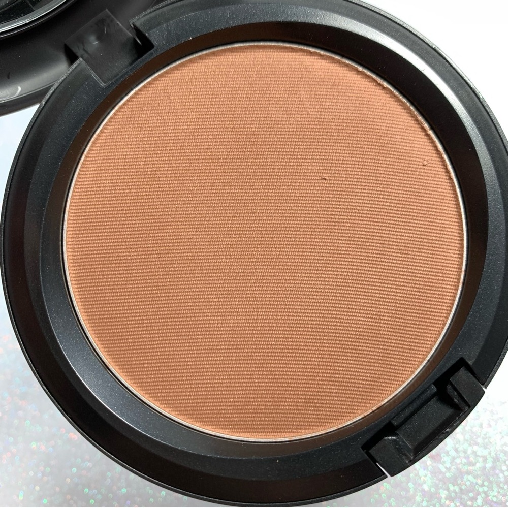 MAC Bronzing Powder Golden BNIB - Picture 3 of 5